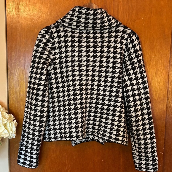 Ellen Tracy Asymmetrical Houndstooth Wool Blend -Knit Jacket - Picture 2 of 7